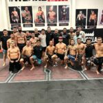 Khabib Nurmagomedov Instagram - Мое пятидневное нахождение в СанХосе подошло к концу. На этой фотке ребята с разных уголков мира, постараюсь написать все страны: Japan, Usa, Russia, Uruguay, Peru, Brazil, Mexico, Ukraine, Saudi Arabia, Philippines, Taiwan, Bosnia and Herzegovina и т д. Спорт объединяет 🫂🤝 AKA Gym