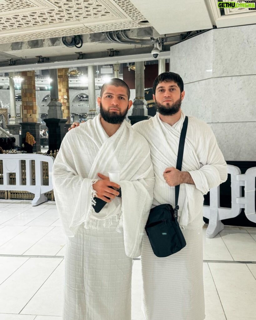 Khabib Nurmagomedov Instagram - Неделя на священном месте. #Mecca 🕋🤲 #Alhamdulillah for everything