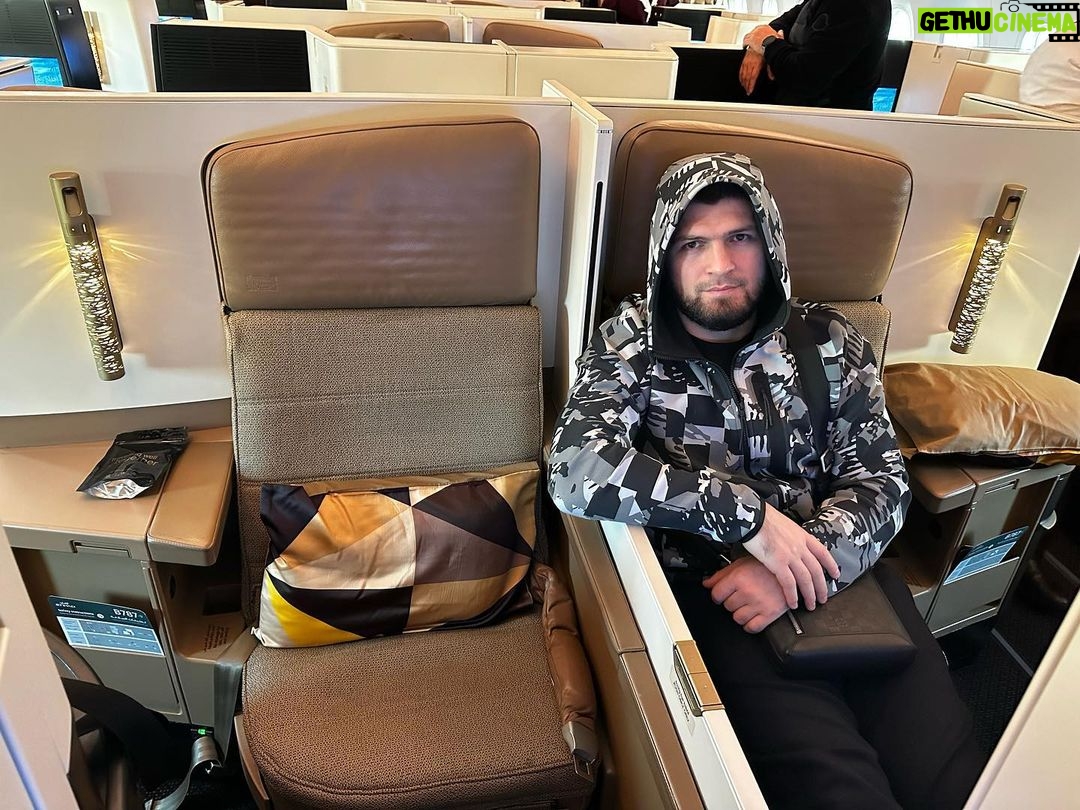 Khabib Nurmagomedov Instagram - I choose @etihad 👌✈️