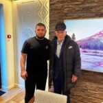 Khabib Nurmagomedov Instagram - Аллагьас сахлъи кьеги Алибек 🤲 Общение со старшим поколением, особенно со знающими людьми 👌