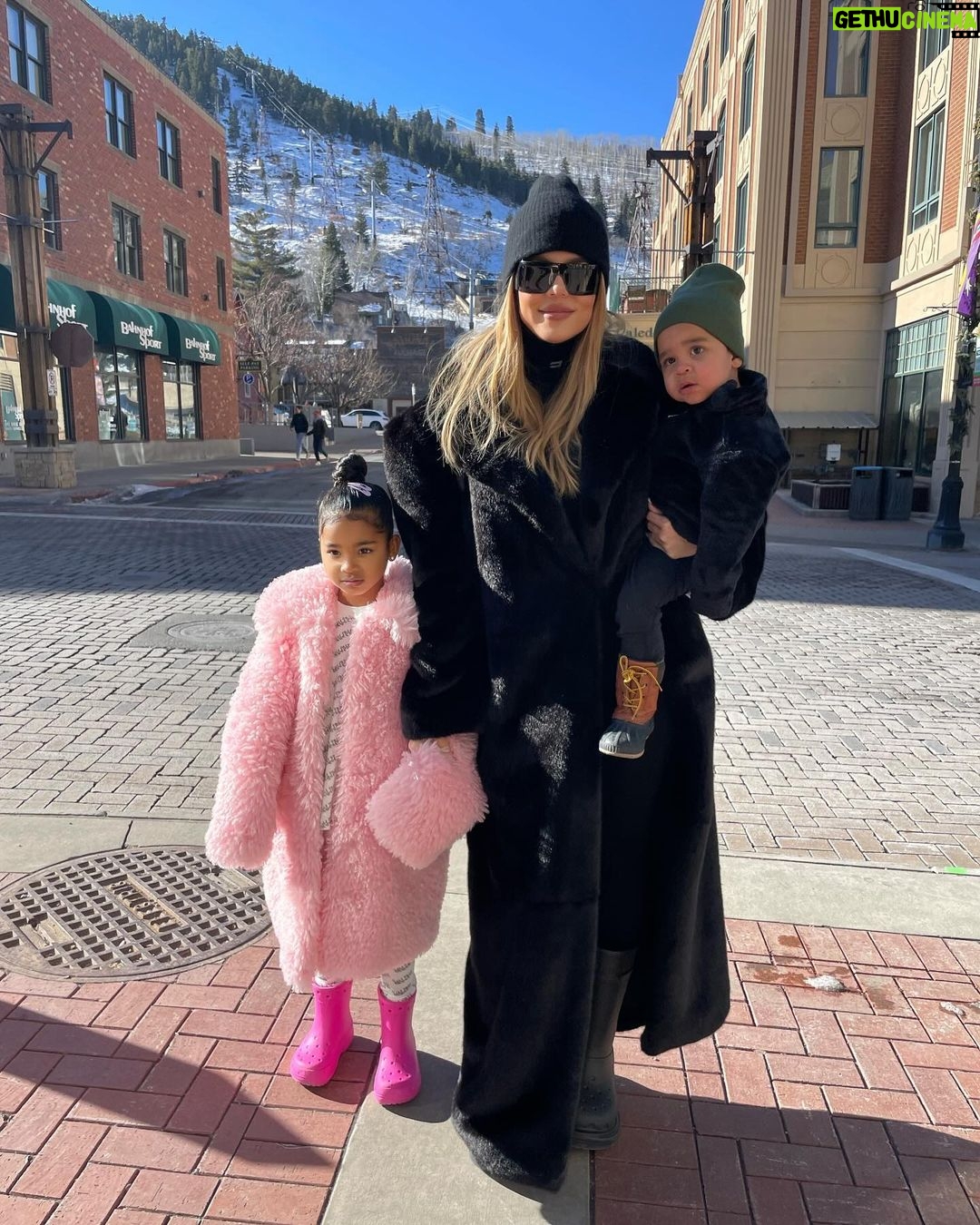 Khloé Kardashian Instagram - Deer Valley NYE 2023! Hello 2024!! Happy, healthy, blessed, and magical love wishes ✨