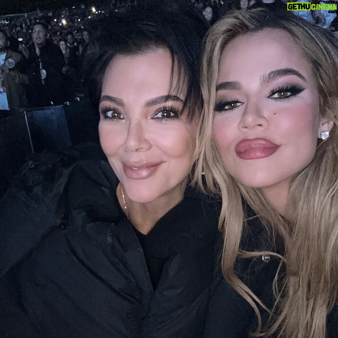 Khloé Kardashian Instagram - The Queen of Christmas!!!! For the little girls very FIRST concert ever, we went to see the Queen herself, @mariahcarey !! We all had the best time, creating the most magical memories!! Thank you mommy for taking all of us! 🩵