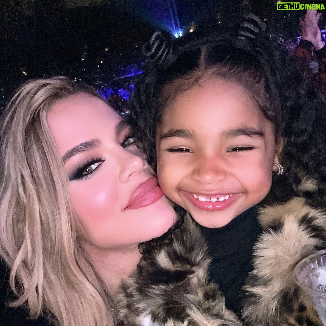 Khloé Kardashian Instagram - The Queen of Christmas!!!! For the little girls very FIRST concert ever, we went to see the Queen herself, @mariahcarey !! We all had the best time, creating the most magical memories!! Thank you mommy for taking all of us! 🩵
