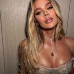 Khloé Kardashian Instagram - My favorite time of year 🎄🤍✨