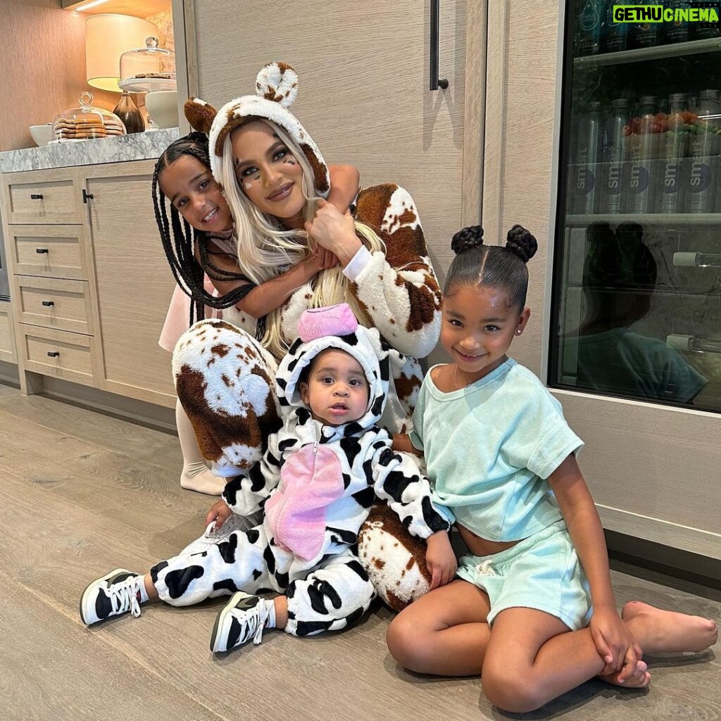 Khloé Kardashian Instagram - 🐄🐄until the cows come home🐄🐄