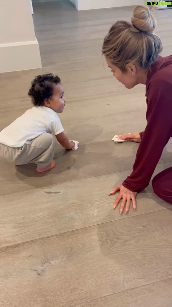 Khloé Kardashian Instagram - We are never too young to start cleaning 🧼 my little man will know how to do it all 🩵
