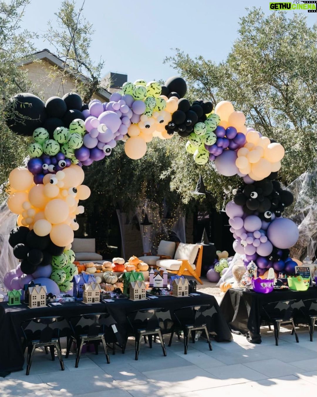 Khloé Kardashian Instagram - 🧡🎃 our annual pumpkin decorating party 🎃🧡 Balloons and event - @wildchildparty Crafts - @little_artist_party Candy wall - @thecandycoach Desserts - @cakegourmetsugarservice Kids chairs - @platinumprophouse Signage - @creativeamme