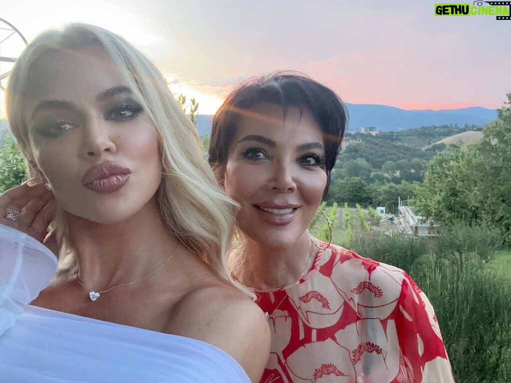 Khloé Kardashian Instagram - 🤍Me and my favorite girl 🤍