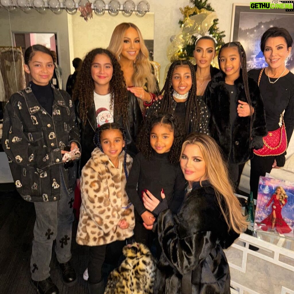 Khloé Kardashian Instagram - The Queen of Christmas!!!! For the little girls very FIRST concert ever, we went to see the Queen herself, @mariahcarey !! We all had the best time, creating the most magical memories!! Thank you mommy for taking all of us! 🩵