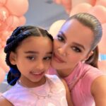 Khloé Kardashian Instagram – 🩷