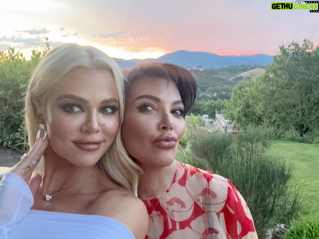 Khloé Kardashian Instagram - 🤍Me and my favorite girl 🤍