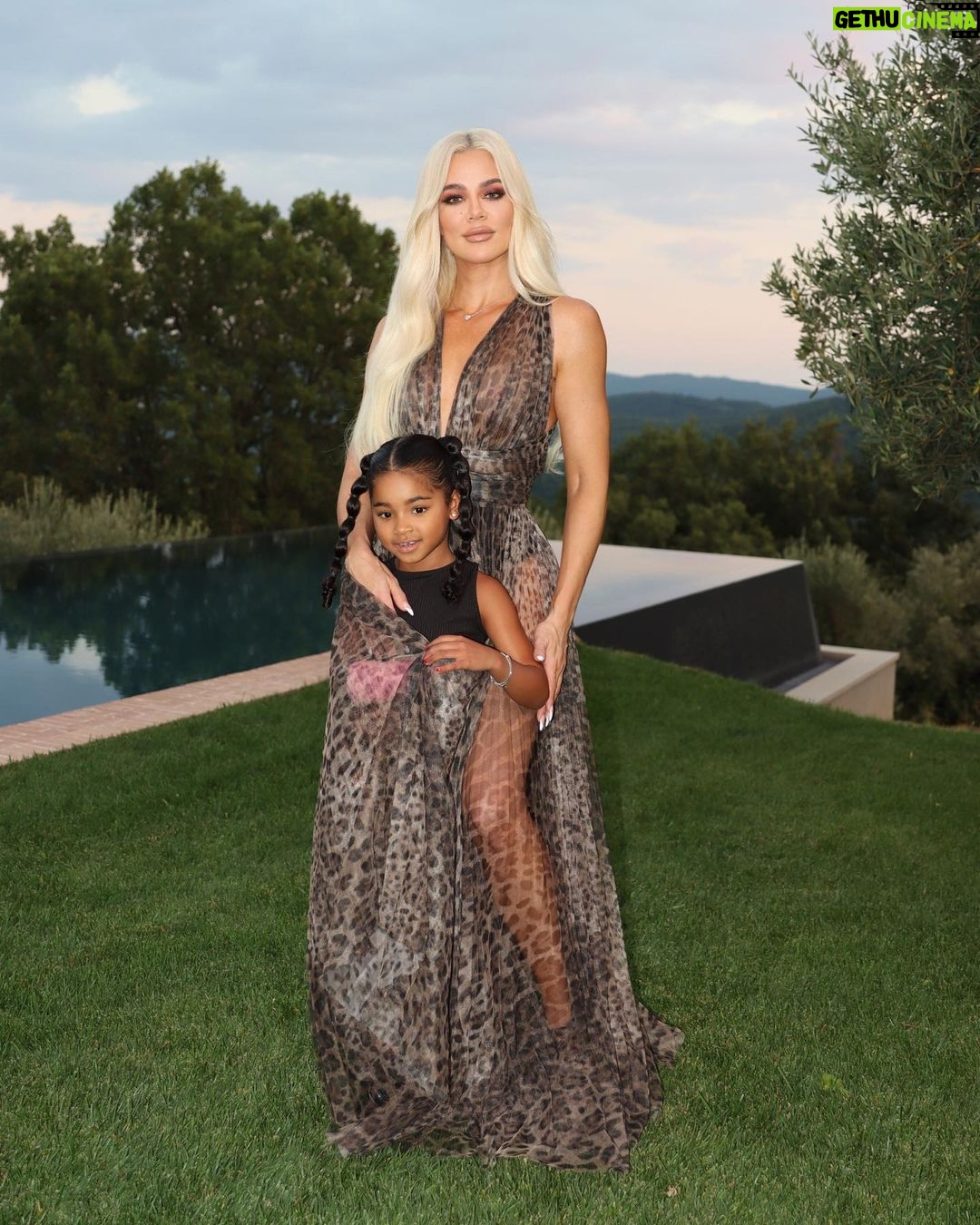 Khloé Kardashian Instagram - Dolce Twins in Leopard 🐆