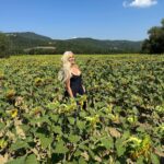 Khloé Kardashian Instagram – 🌻💛