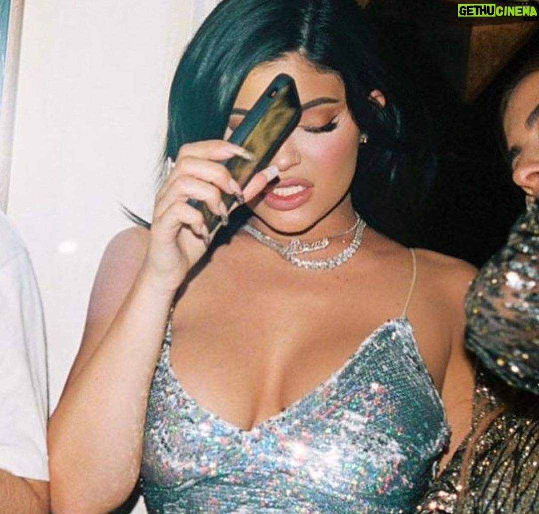 Khloé Kardashian Instagram - To the mother of all mothers. To the girl who can make anyone feel as if the universe is on their side. To the girl who makes everyone and anyone feel special and seen. You are a safe space. A space of love and serenity…. Happy birthday sweet @kyliejenner I know you don’t need me to tell you this but, Never stop being exactly who you are. You are love, peace, patience, grace, understanding, I can go on and on. You are the salt of the Earth. I love and respect so much about you! I learn so much from your patience and your ability to trust what life has in store for us. Your ability to trust life’s journey without fear. I will forever be indebted to God for blessing us with one another. I don’t think you fully understand this obsession I have with all of my siblings. It’s a beautiful addiction. One I am proud to have. I couldn’t survive without you guys. My biggest wish is that you understand how important you are on this planet. How many lives you have changed simply by being you and to take advantage of the chances we get to create beautiful memories with one another. After all memories are all we have at the end of the day. Cheers to collecting memories as if they are the most precious jewels in the world. Cheers to the one who always has my heart reaching for a little more of them Ky, My heart will forever love you