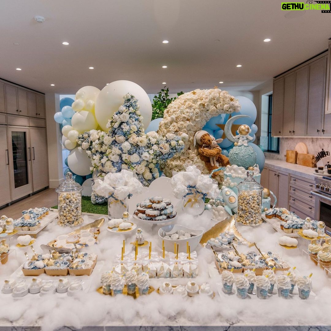 Khloé Kardashian Instagram - 🩵Love is in the details 🩵 Couldn’t do this without my angel @mindyweiss and @andrew_mindyweiss Delicious themed Food 👩🍳 @chefkla Photographer 📸 @johnandjoseph All little signs and details @creativeamme Balloons, jet packs, Tatum step and repeat @wildchildparty Kids Crafts @little_artist_party Cake and Dessert Table @cakegourmetsugarservice