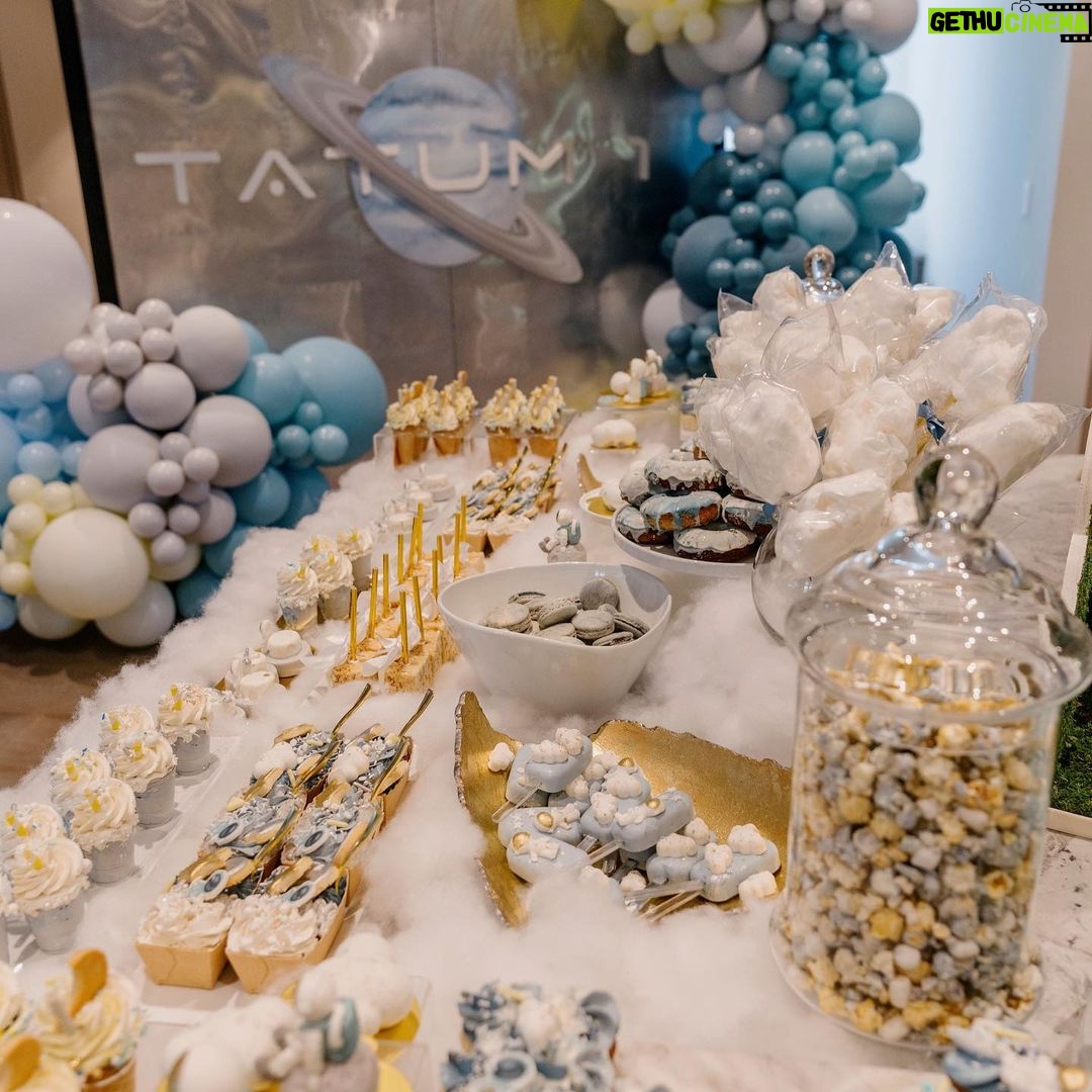 Khloé Kardashian Instagram - 🩵Love is in the details 🩵 Couldn’t do this without my angel @mindyweiss and @andrew_mindyweiss Delicious themed Food 👩🍳 @chefkla Photographer 📸 @johnandjoseph All little signs and details @creativeamme Balloons, jet packs, Tatum step and repeat @wildchildparty Kids Crafts @little_artist_party Cake and Dessert Table @cakegourmetsugarservice