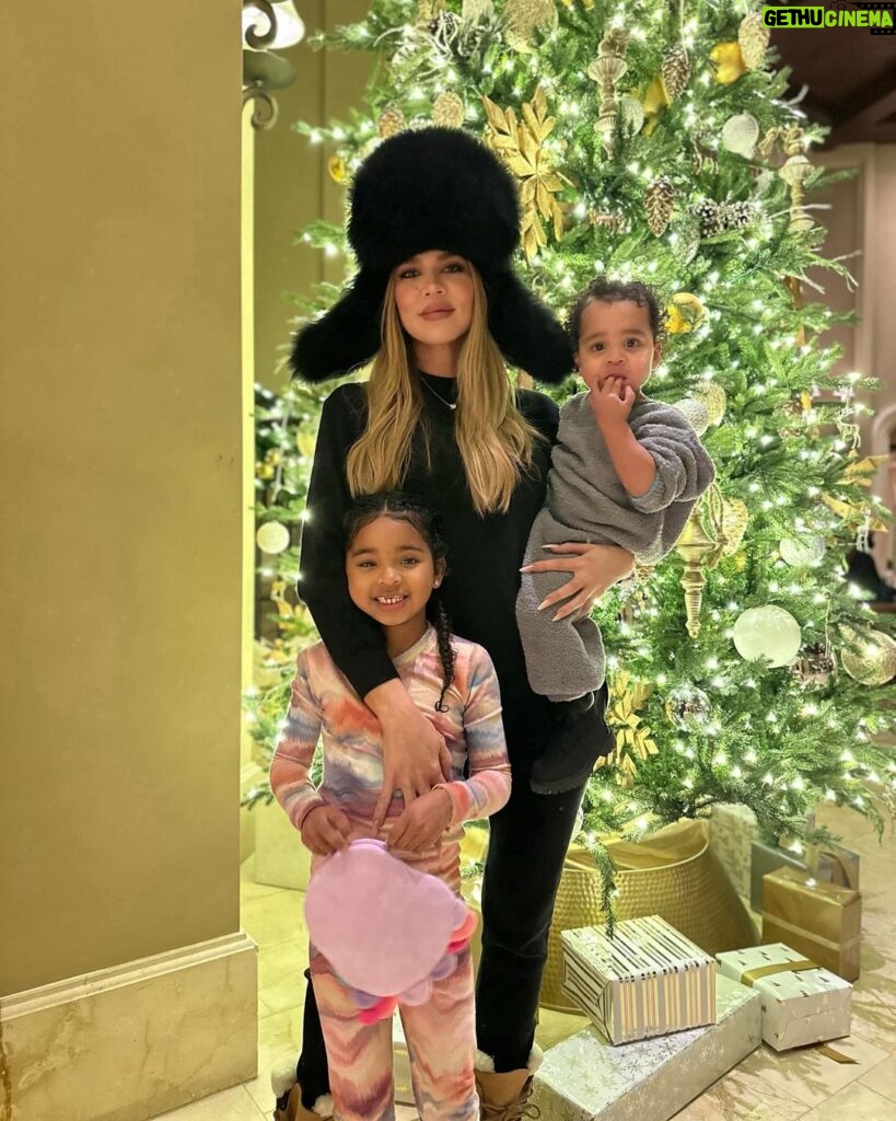 Khloé Kardashian Instagram - Deer Valley NYE 2023! Hello 2024!! Happy, healthy, blessed, and magical love wishes ✨