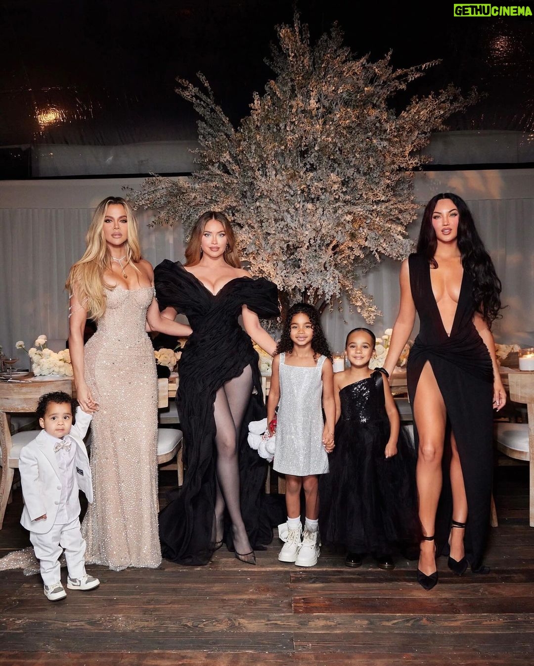 Khloé Kardashian Instagram - 🤍 until next year