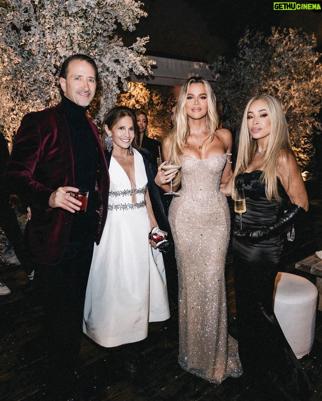 Khloé Kardashian Instagram - 🤍 until next year