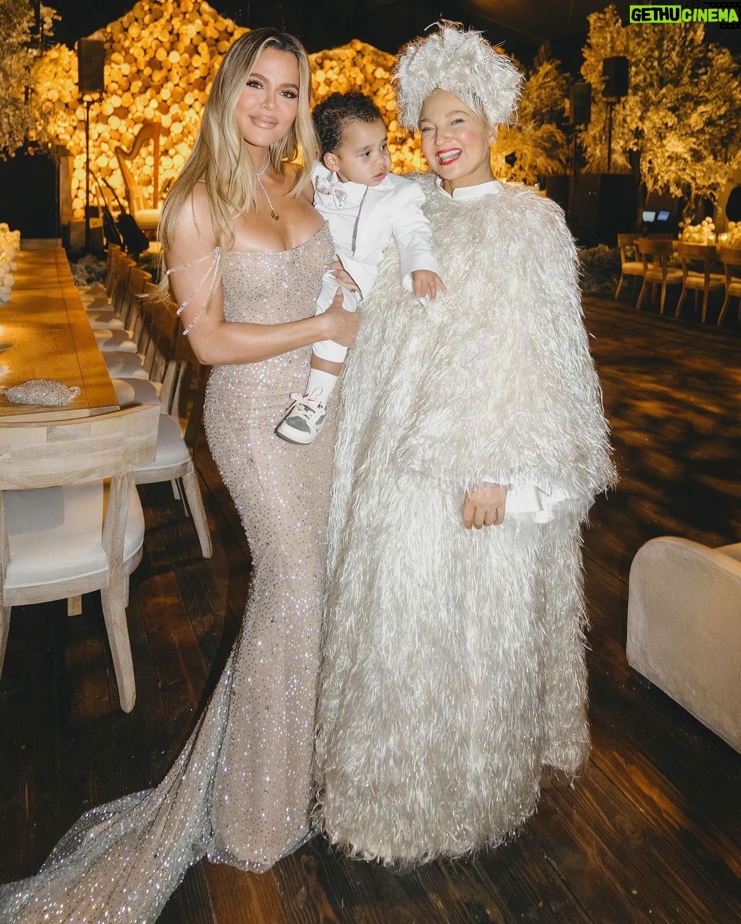 Khloé Kardashian Instagram - 🤍 until next year