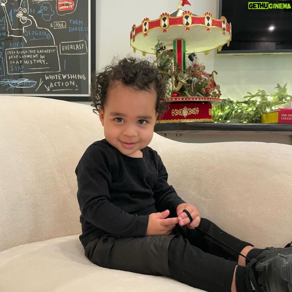 Khloé Kardashian Instagram - He knows what he’s doing with that face ♥️ #BabyRob