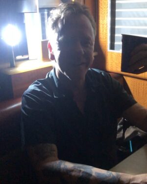 Kiefer Sutherland Instagram - Behind the scenes tour moments... more to come...
