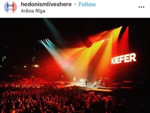 Kiefer Sutherland Instagram - Sending you all some pictures from Riga opening up for @muse