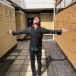 Kiefer Sutherland Instagram - Suntanning in Wales...