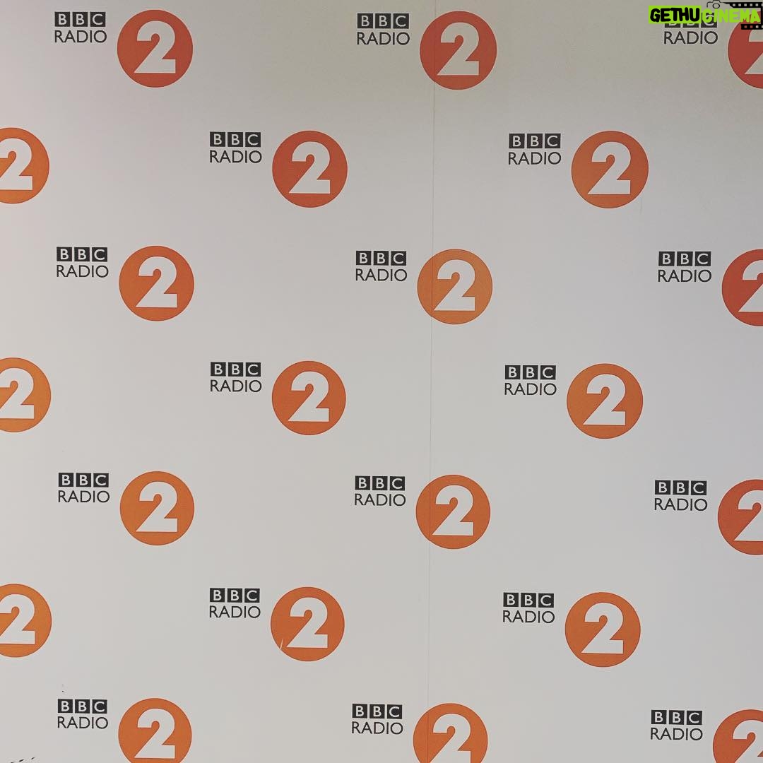 Kiefer Sutherland Instagram - Live tonight on the @jowhiley show on @bbcradio2 19:30-20:00 playing Something You Love acoustic.