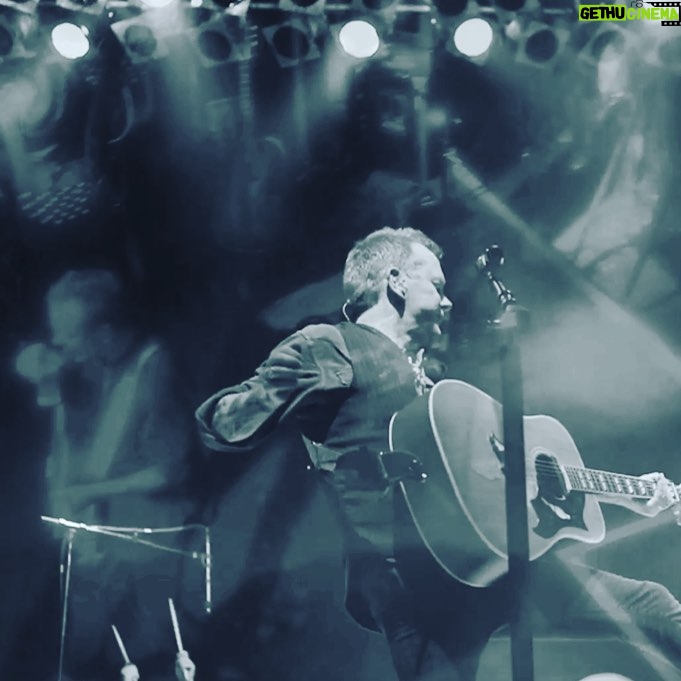 Kiefer Sutherland Instagram - The official video for “This Is How It’s Done” is now available on #youtube for your viewing please. Link in highlights. 🎥@completetours