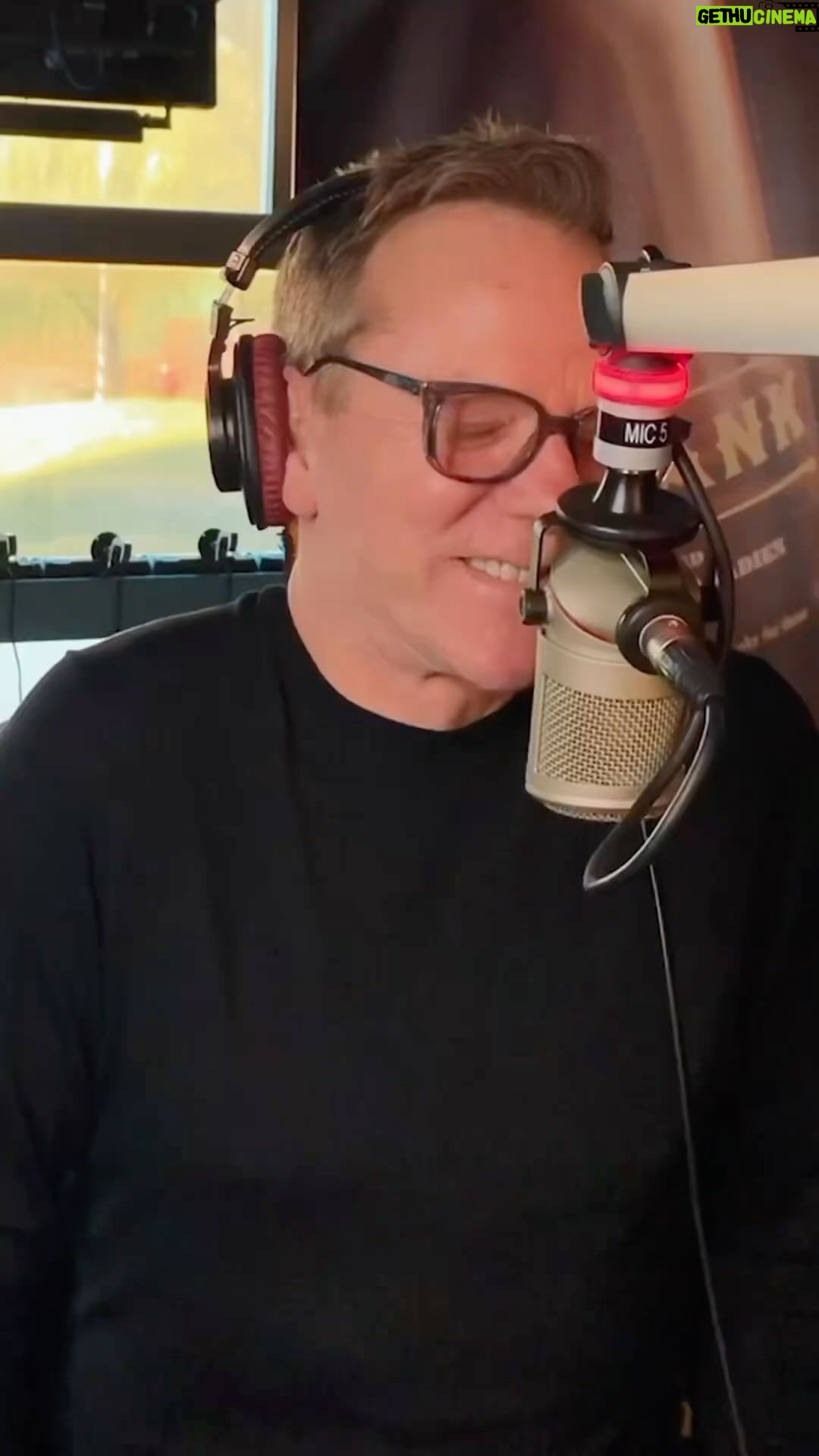 Kiefer Sutherland - 7.7K Likes -