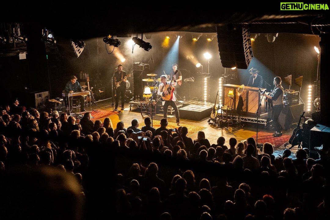 Kiefer Sutherland - 7.3K Likes - Played in Wales for the first time.. What took us so long? The audience was simply amazing. Thank you Cardiff! You Rocked!