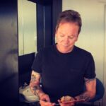 Kiefer Sutherland Instagram – Thank you @greggs_official for feeding the band and crew in Newcastle! So generous.