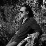 Kiefer Sutherland Instagram - Quiet drink on a day off... With friends...