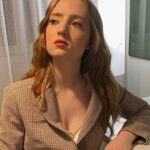 Kiera Allen Instagram - Since you couldn’t see the full press junket LEWK through Zoom, I thought I’d do a little high-drama hotel room photoshoot. Styling by @emilysanchezstyle Makeup by @kmannmakeup Hair by @davestanwell Photos by Mom, but with Dad’s phone ‘cause it’s got the good camera Lighting by the aforementioned Dad holding a lamp Selfies by me