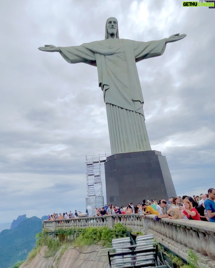 Kila Shafia Instagram - Christ the redeemer ✅ Rio De Janeiro
