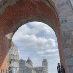 Kila Shafia Instagram - Tourist ☁️💃🏼🤪💚 30/03/2023 Pisa, Italy