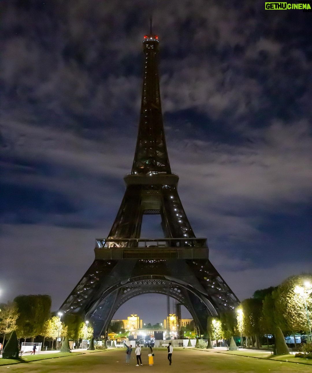 Kila Shafia Instagram - Tadaaaaa ✨✨✨ 8/9/2022 #tapimatilampugengs Paris