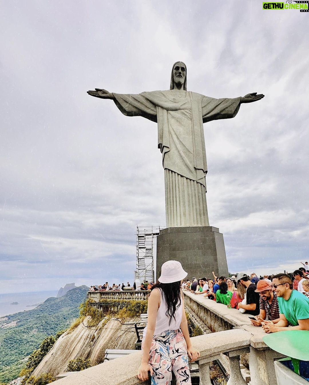 Kila Shafia Instagram - Christ the redeemer ✅ Rio De Janeiro