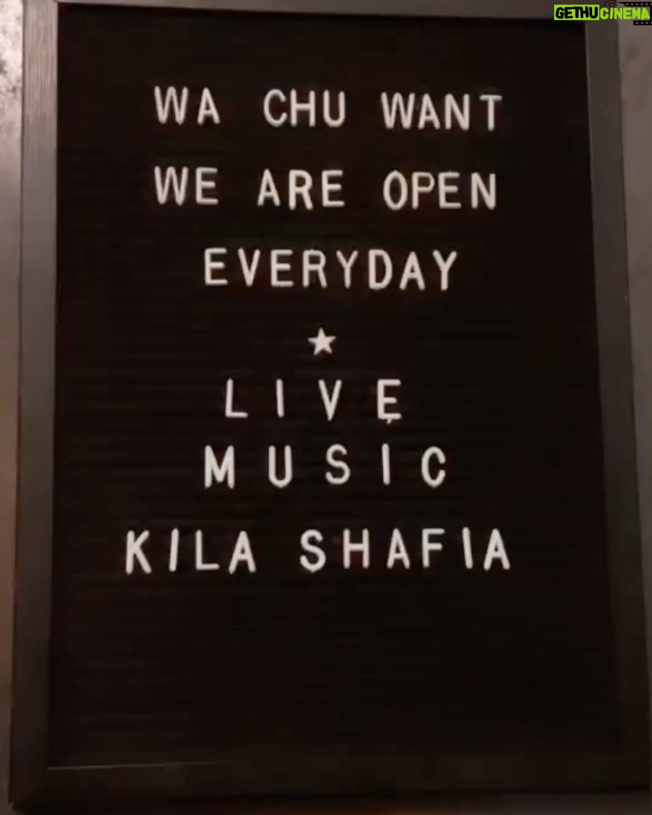 Kila Shafia Instagram - #famoustoiletselfie Wa Chu Want