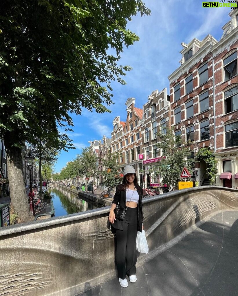 Kila Shafia Instagram - Just two dreamers living life 💞 Amsterdam Netherland