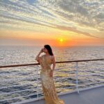 Kila Shafia Instagram - The sunlight paints us gold