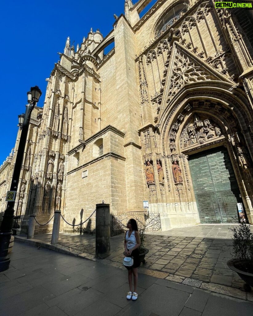 Kila Shafia Instagram - Great weather on a great day Seville, Spain
