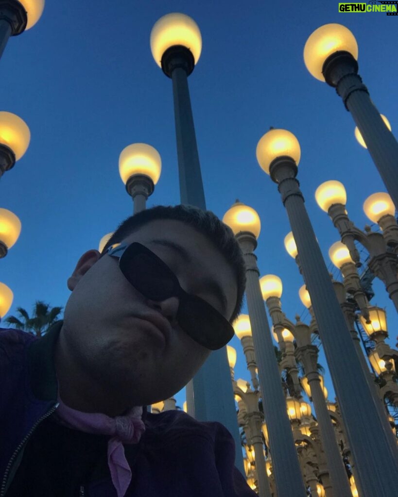 Killagramz Instagram - walkin down streets of LA🚶‍♂️🚶🚶‍♀️ LACMA Los Angeles County Museum of Art