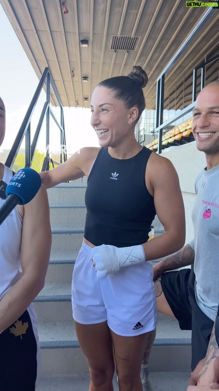 Kim Clavel - 655 Likes - Comme l’automne, elle va faire comme les feuilles elle va tomber ! 🥊😱