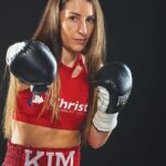 Kim Clavel Instagram - Le 4 avril je serai de retour dans le ring, ma passion pour le sport y est toujours. Le chemin n’est pas toujours simple, mais boxer c’est ce que j’aime faire et boxer c’est ce que je vais faire. À bientôt. Je retourne sous la chaleur de la Havane, m’entrainer! 🎟️🎟️🎟️ Les billets seront en vente et disponibles à compter du 26 janvier prochain sur www.ticketmaster.ca et directement chez GYM à info@groupeyvonmichel.ca. Les galas de GYM sont une présentation de Mise-O-Jeu en collaboration avec Bell Média. #womenboxing #boxing #casinodemontreal
