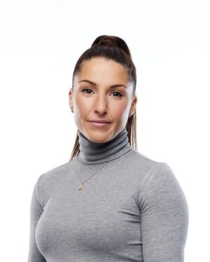 Kim Clavel Instagram - Bonne 4e saison de @bigbrothercelebrites ✨Une expérience, oui, difficile mais tellement unique, où des liens extraordinaires se créent. 🫶🏻 #bigbrothercélébrités