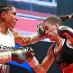 Kim Clavel Instagram – Hier j’ai livré le combat que je devais livrer.
Discipliné défensivement.
Toucher sans se faire toucher.
J’ai contrôlé le rythme du combat la majorité du temps.
Toucher les coups les plus clean.
Utilisé mon jeu de pieds. 
J’etais concentré à chaque rounds.
Au final je suis fière de ma performance, j’étais confiante que je gagnais ce combat la mais le verdict par décision partagée en a décidé autrement.
Félicitations à L’équipe Bermudez. 
Je vais me reposer, prendre du temps pour moi, me refaire des forces et on évaluera les possibilités avec mon équipe pour la suite des choses. 
Merci à vous tous pour votre support, vous êtes incroyables! 
Merci à mon équipe, commanditaires, partenaires d’entrainement, famille et amis.es! 

À bientôt ❤️‍🩹

#teamClavel #boxing #womenboxing
