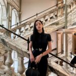 Kim Jisoo Instagram - So honored to have been invited to the royal palace for a lovely banquet & to have received honorary MBEs! 🎀 Thank you for the unforgettable experience!🇬🇧 London, England, UK