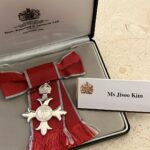 Kim Jisoo Instagram - So honored to have been invited to the royal palace for a lovely banquet & to have received honorary MBEs! 🎀 Thank you for the unforgettable experience!🇬🇧 London, England, UK